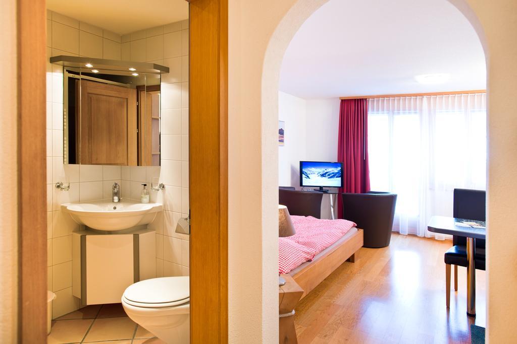 Mom - Alpine Boutique Apartments, Chalet Fagus, Terrace Studio Grindelwald Room photo