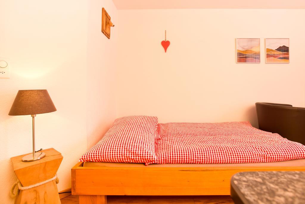 Mom - Alpine Boutique Apartments, Chalet Fagus, Terrace Studio Grindelwald Room photo